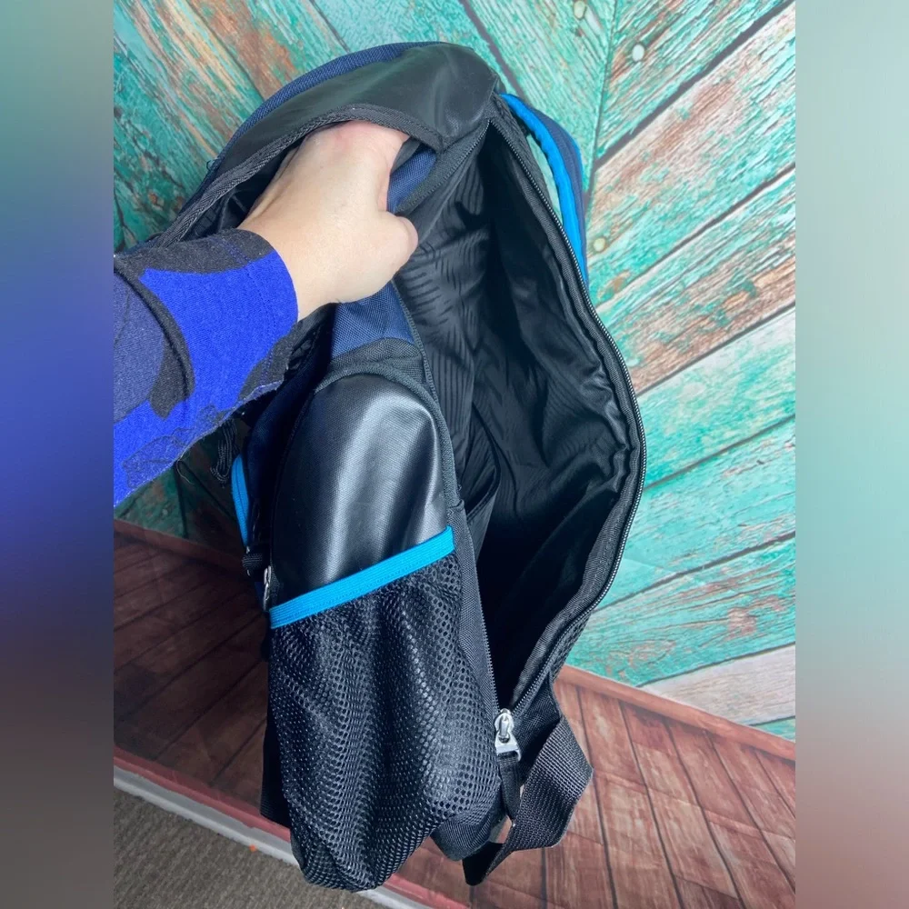 Oakley Men’s Gearbox LX Padded Multi Pocket Backpack In Atomic Blue